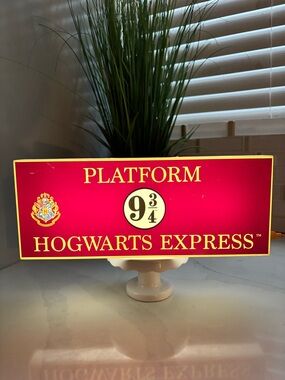 Paladone Harry Potter Hogwarts Express Logo Light Platform 9 3/4 Sign Lamp